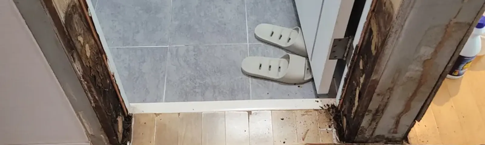 문틀 부분 교체