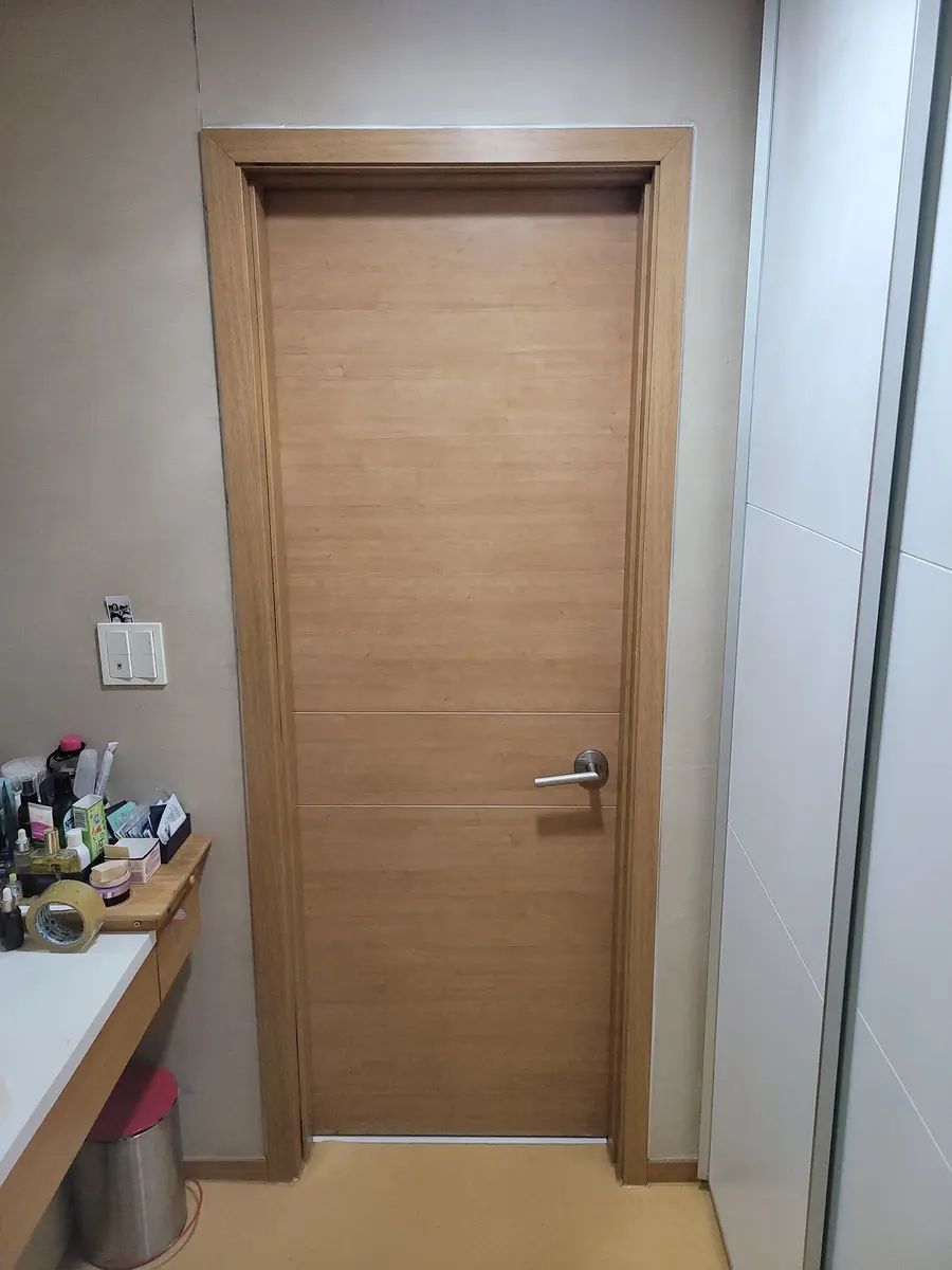 화이트 도색 마감 사진